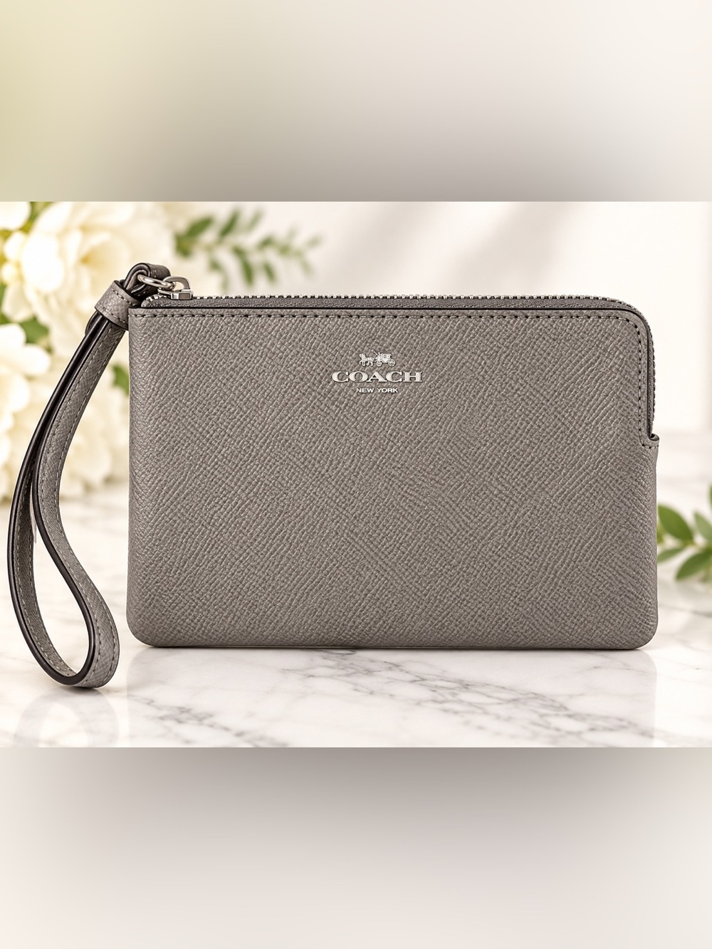 COACH Corner Zip Wristlet Heather Gray Crossgrain Leather F58032 NWOT